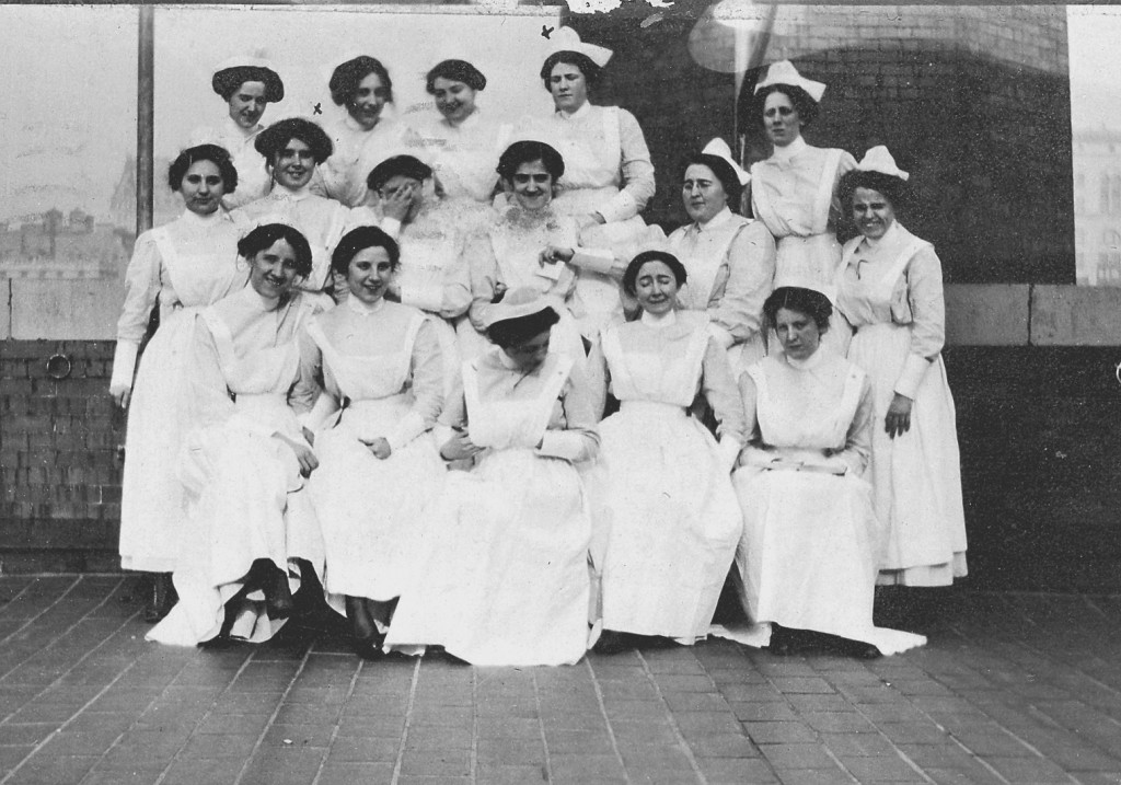 Lydia Ann Black and fellow student nurses, 1913