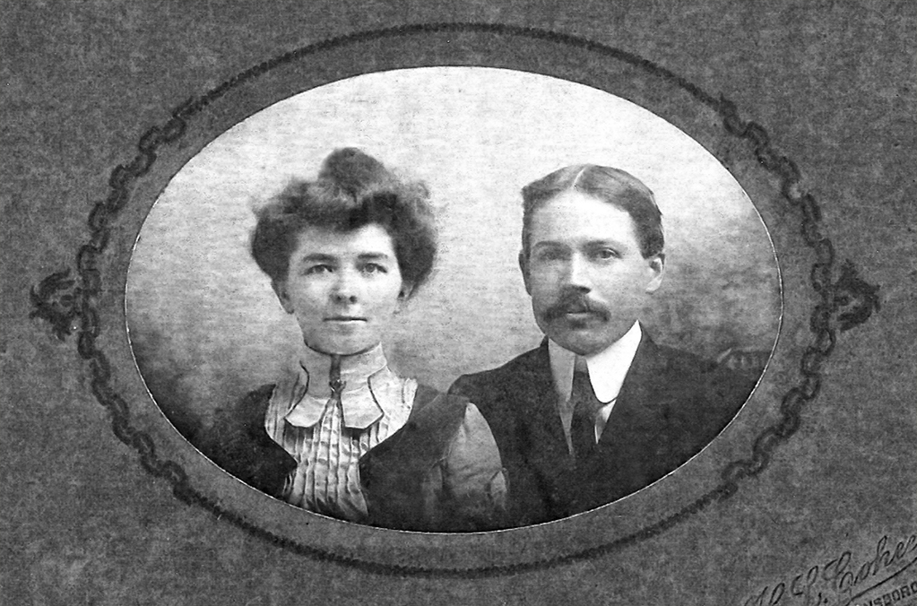 Winfield and Carrie W. White, ca. 1905