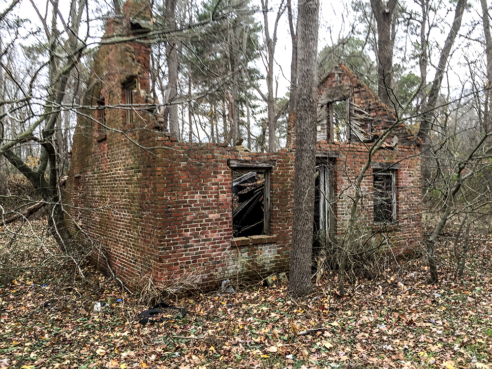 One of the buildings of the former Milton Brick Co. north of Cave Neck Rd on Round Pole Rd (Brickyard Rd)